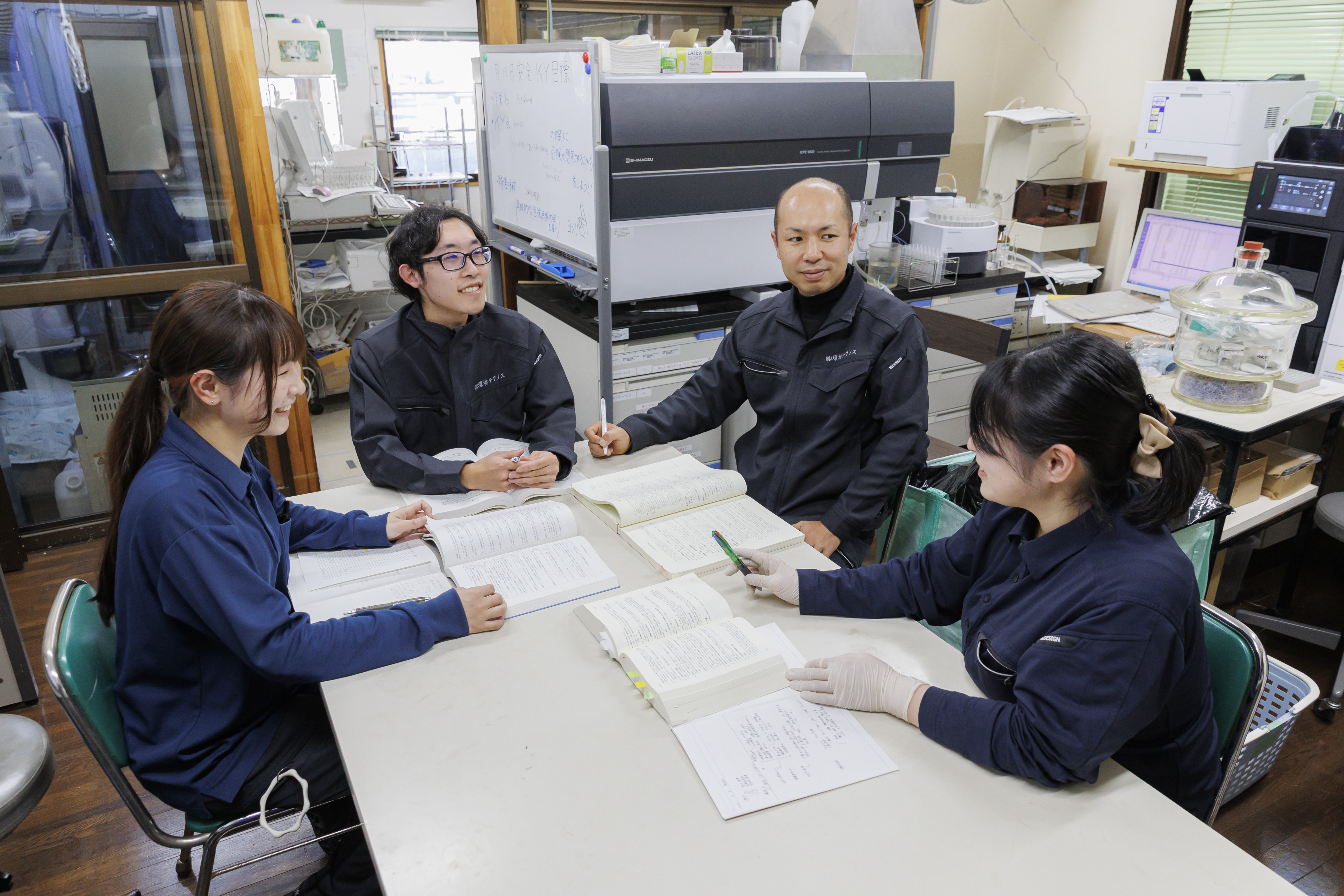 制服で一体感を持つ